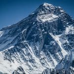 Bitcoin-Flagge auf dem Mount Everest