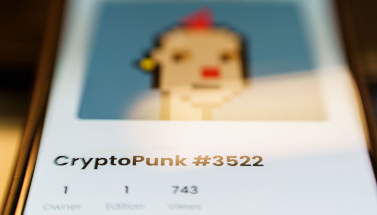 Ein Mann kauft einen CryptoPunk im Wert von 1,5 Millionen USD für nur 23.000 USD