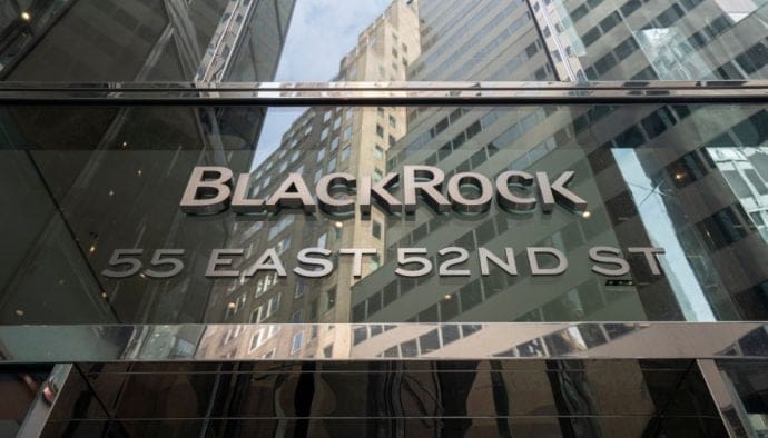 BlackRock verkauft Tausende von Bitcoins: größter ETF-Abfluss aller Zeiten